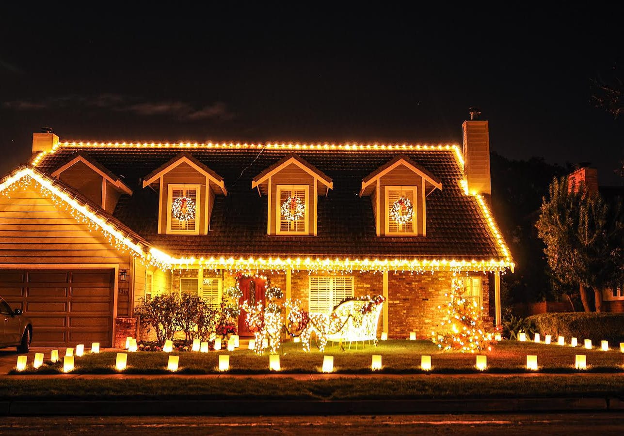 Christmas Lights Installation Service in Chicagoland and Suburbs